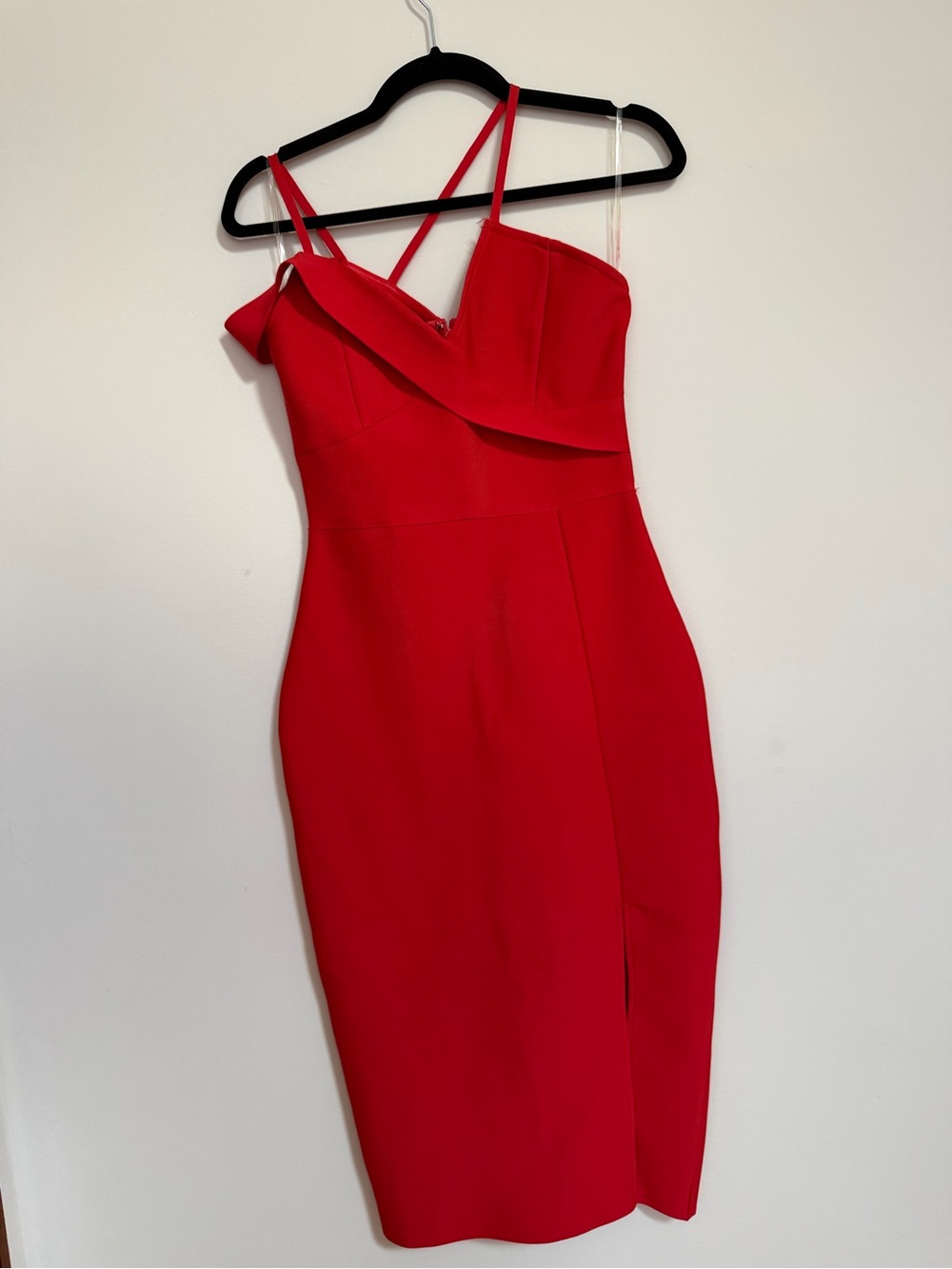 Chic Red Midi Dress with Asymmetric Strap Detail